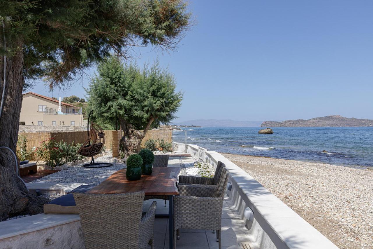 Villa Seashell -Wonderful Newly Renovated Villa On The Beach Galatás エクステリア 写真