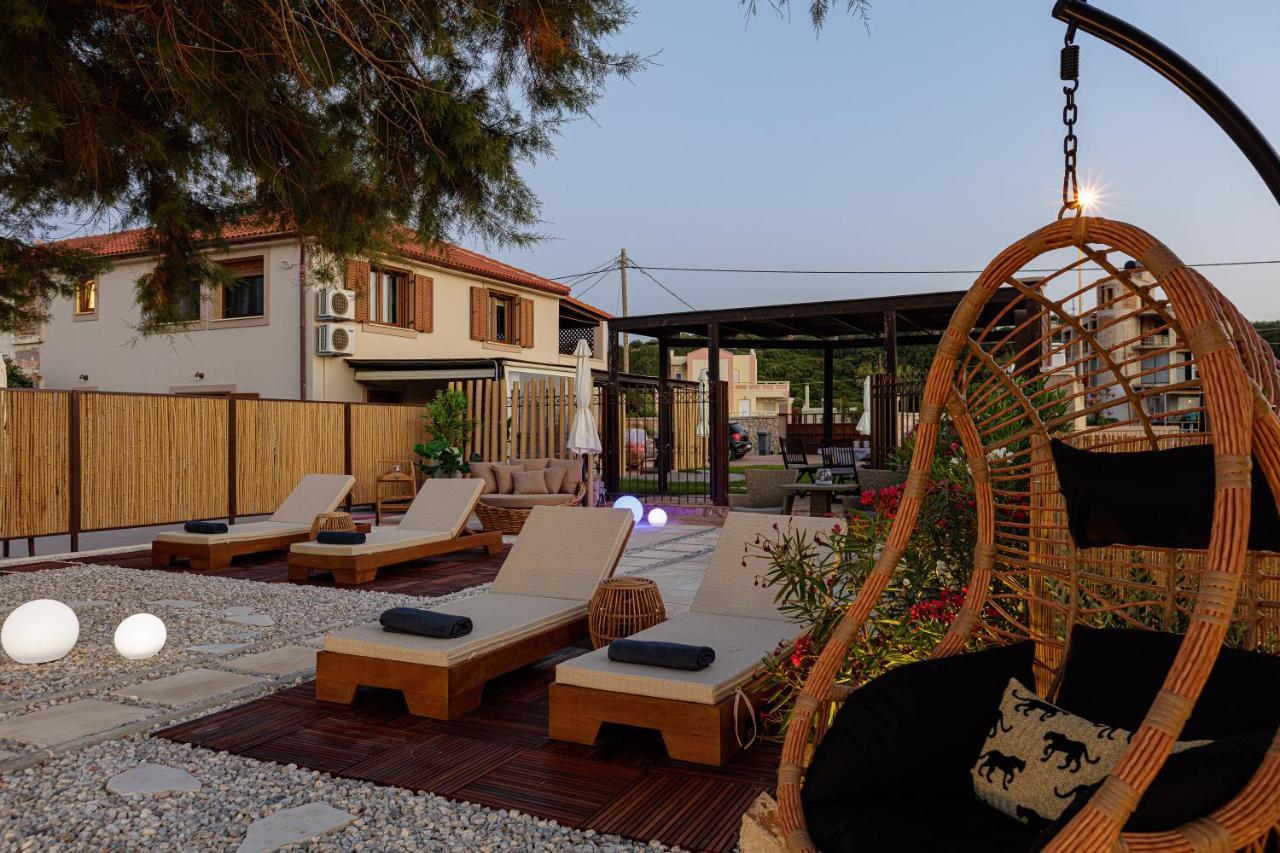 Villa Seashell -Wonderful Newly Renovated Villa On The Beach Galatás エクステリア 写真