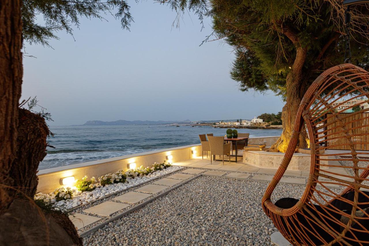 Villa Seashell -Wonderful Newly Renovated Villa On The Beach Galatás エクステリア 写真