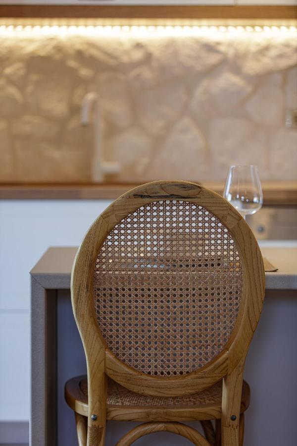 Villa Seashell -Wonderful Newly Renovated Villa On The Beach Galatás エクステリア 写真