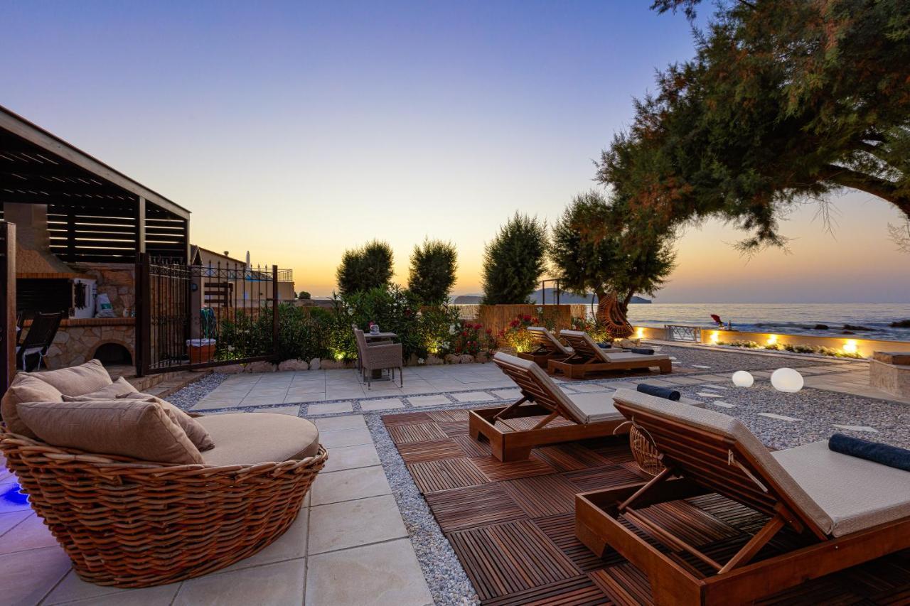 Villa Seashell -Wonderful Newly Renovated Villa On The Beach Galatás エクステリア 写真