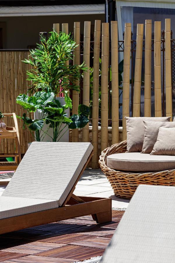 Villa Seashell -Wonderful Newly Renovated Villa On The Beach Galatás エクステリア 写真