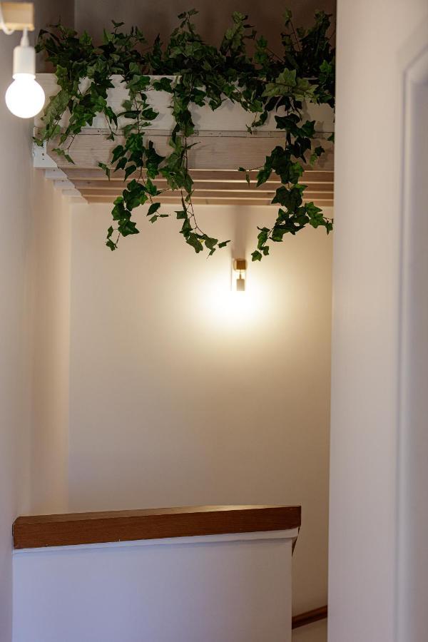 Villa Seashell -Wonderful Newly Renovated Villa On The Beach Galatás エクステリア 写真