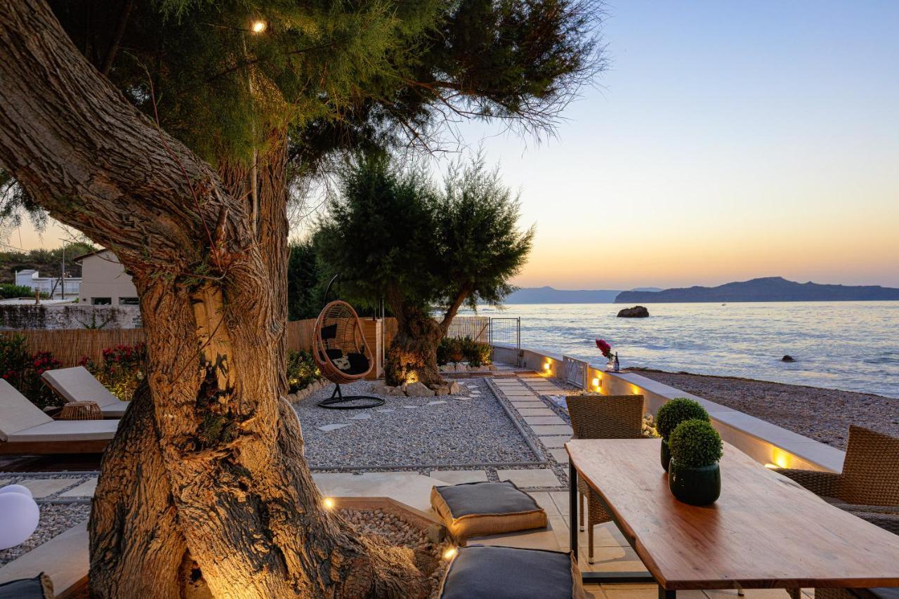 Villa Seashell -Wonderful Newly Renovated Villa On The Beach Galatás エクステリア 写真